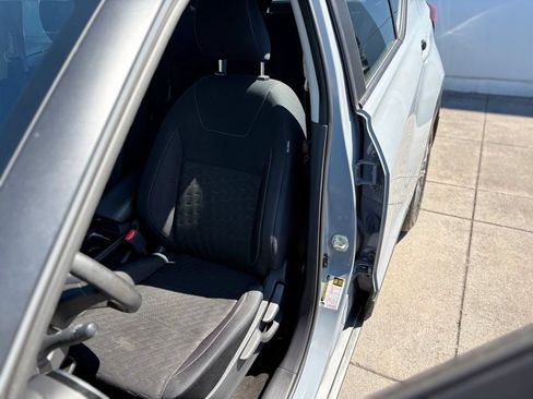 Used 2024 Nissan Kicks SV FWD image 11