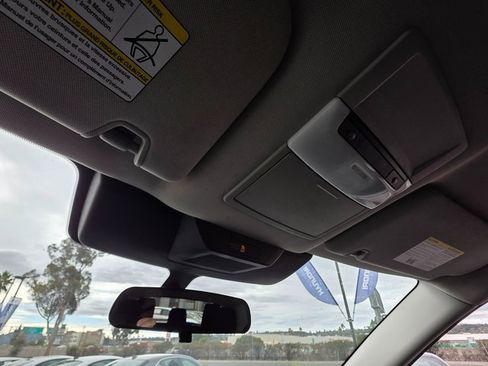 Used 2024 Nissan Pathfinder S image 37