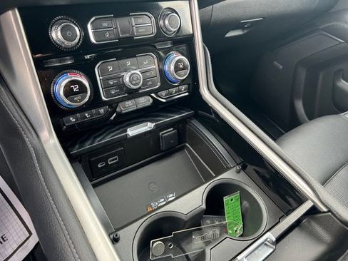 Used 2022 GMC Yukon XL Denali image 15