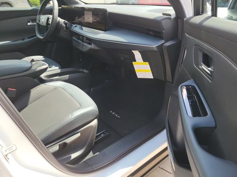 New 2026 Nissan Leaf SV+ FWD image 10