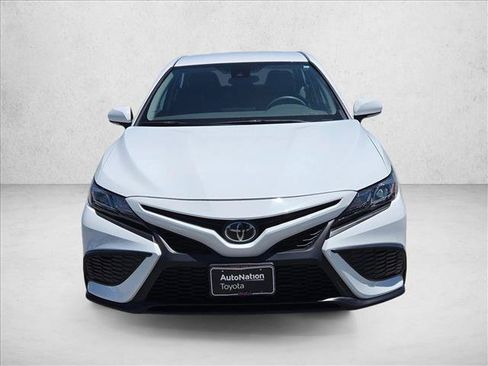 Used 2024 Toyota Camry SE FWD image 2