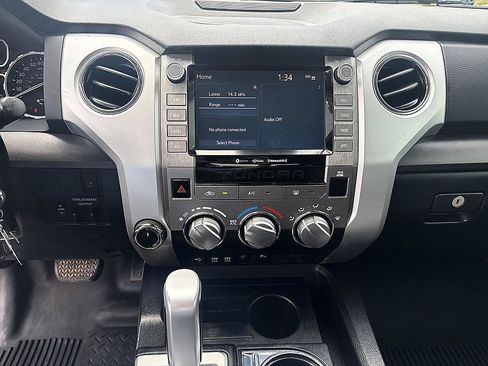 Used 2020 Toyota Tundra SR5 w/ SR5 Convenience Package AWD/4WD image 18