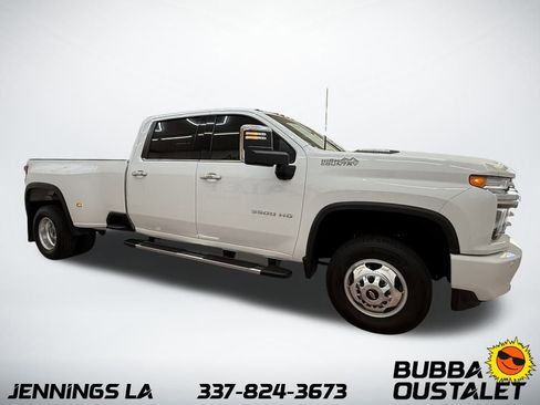 Used 2022 Chevrolet Silverado 3500 High Country w/ Technology Package image 6