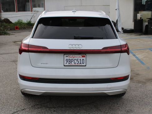 Used 2019 Audi e-tron Premium Plus image 5
