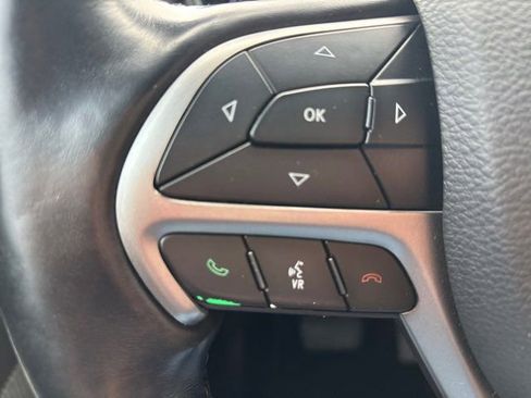 Used 2021 Jeep Grand Cherokee Laredo X RWD image 40