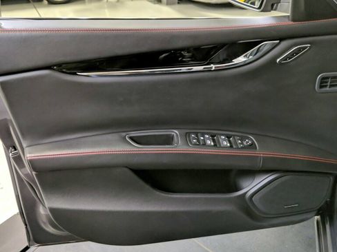 Used 2017 Maserati Quattroporte S GranSport image 30