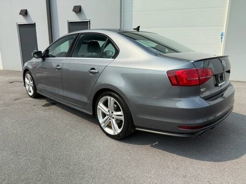 Used 2017 Volkswagen Jetta GLI FWD image 5