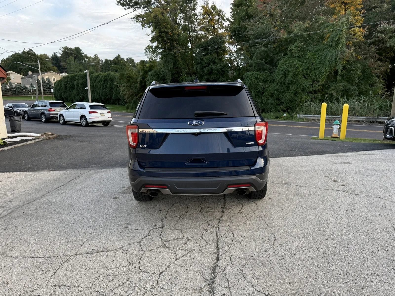 Used 2018 Ford Explorer XLT AWD/4WD image 6