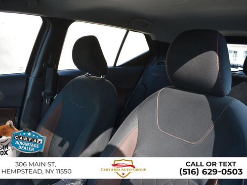 Used 2020 Nissan Kicks SR image 10