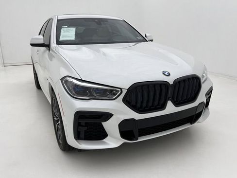 Used 2022 BMW X6 xDrive40i w/ Executive Package AWD/4WD image 3