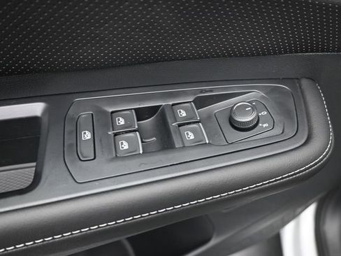 New 2026 Volkswagen Atlas Cross Sport SE image 13