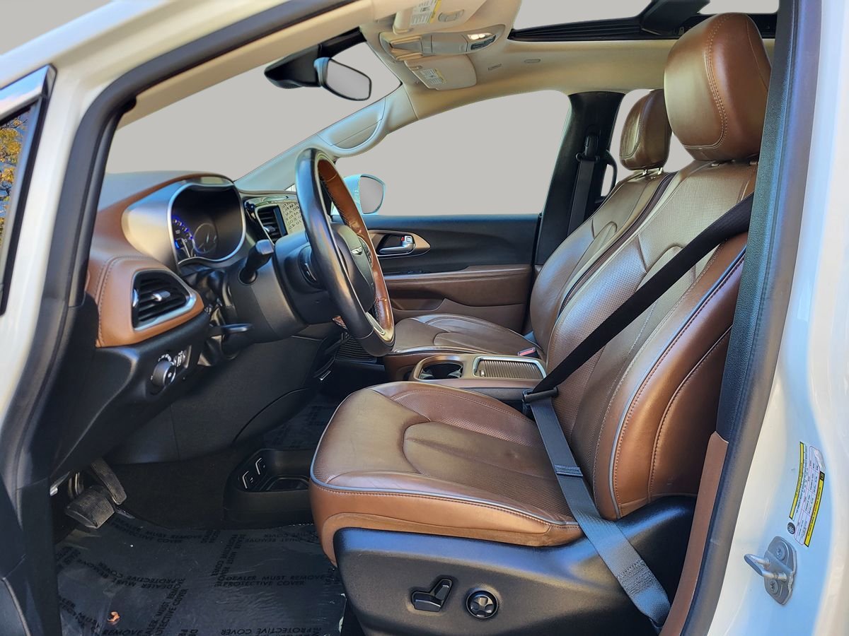 Used 2019 Chrysler Pacifica Limited w/ Advanced Safetytec Group FWD image 15