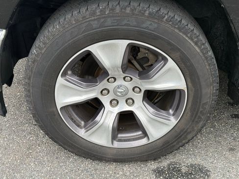 Used 2021 RAM 1500 Laramie image 11