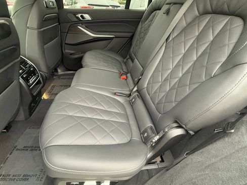 Used 2025 BMW X7 xDrive40i image 33