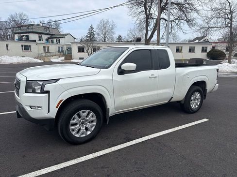 Used 2024 Nissan Frontier SV w/ SV Convenience Package image 4