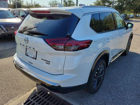 Certified 2026 Nissan Rogue Platinum w/ Platinum Premium Package image 3