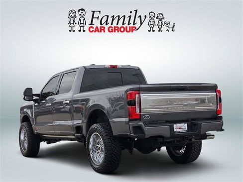 Used 2026 Ford F250 Platinum w/ Platinum Plus Package image 3