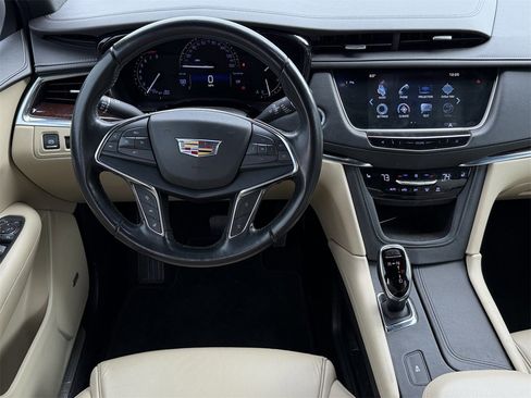 Used 2019 Cadillac XT5 Luxury image 12
