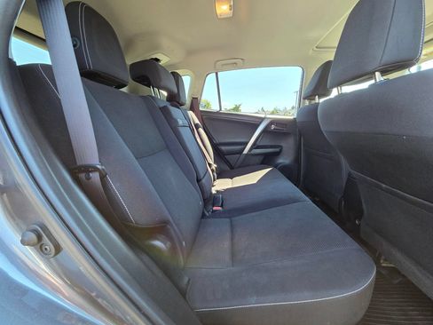 Used 2018 Toyota RAV4 XLE AWD/4WD image 27