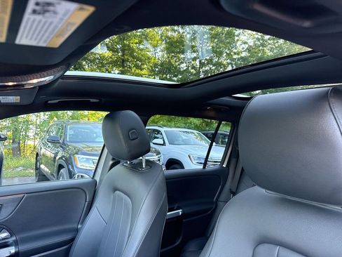 Used 2023 Mercedes-Benz EQB 300 4MATIC image 16