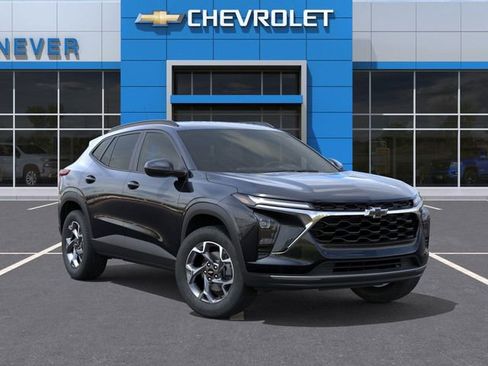 New 2026 Chevrolet Trax LT w/ Driver Confidence Package image 8