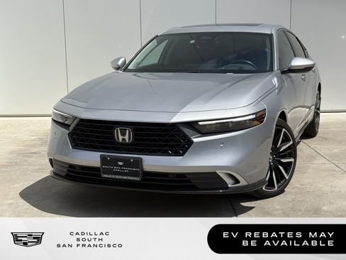 Used 2023 Honda Accord Touring image 1