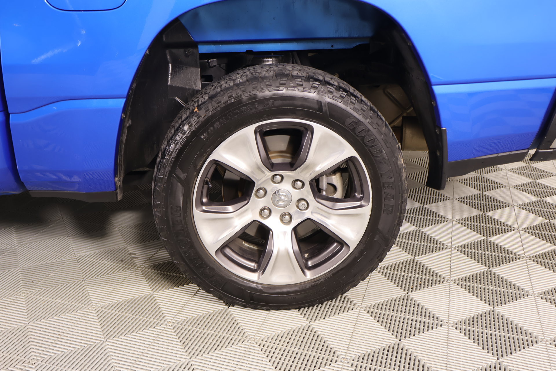Used 2021 RAM 1500 2WD Crew Cab image 17