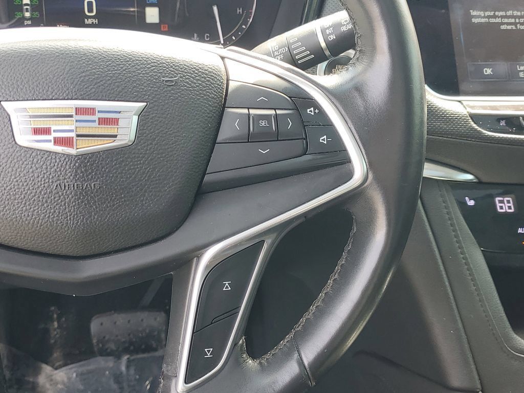 Used 2017 Cadillac XT5 Luxury w/ Driver Awareness Package FWD image 28