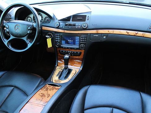 Used 2008 Mercedes-Benz E 350 Sedan image 16