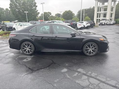 Used 2023 Toyota Camry SE FWD image 5