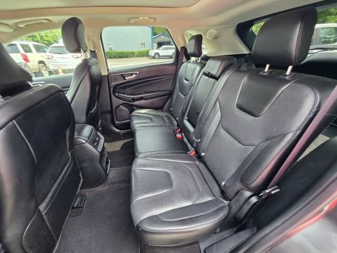 Used 2019 Ford Edge Titanium w/ Equipment Group 301A AWD/4WD image 21
