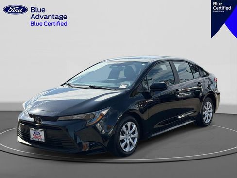 Used 2025 Toyota Corolla LE FWD image 1