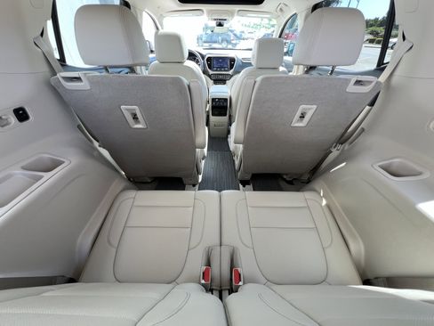 Used 2022 GMC Acadia Denali w/ Denali Ultimate Package image 35