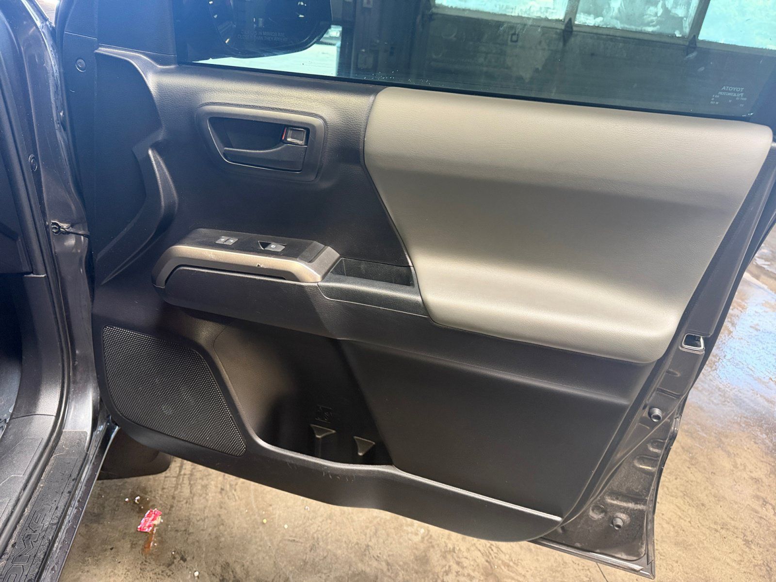 Used 2021 Toyota Tacoma SR5 RWD image 16