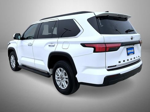 Used 2025 Toyota Sequoia SR5 AWD/4WD image 7