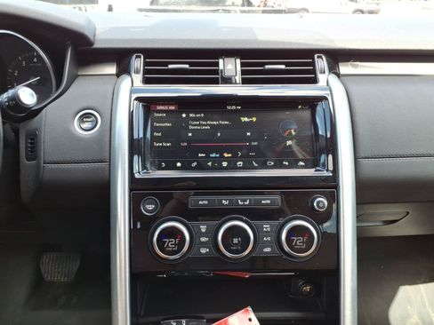 Used 2017 Land Rover Discovery HSE AWD/4WD image 16