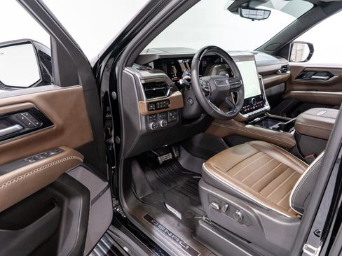 Used 2026 GMC Yukon Denali Ultimate w/ LPO, Floor Liner Package AWD/4WD image 13
