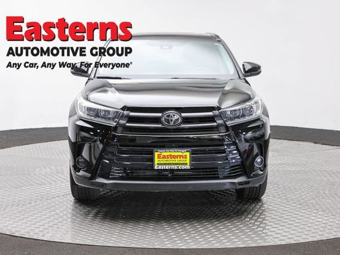 Used 2018 Toyota Highlander SE AWD/4WD image 2