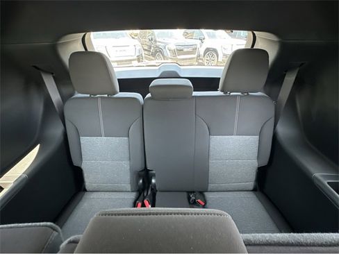 New 2025 GMC Acadia Elevation image 9