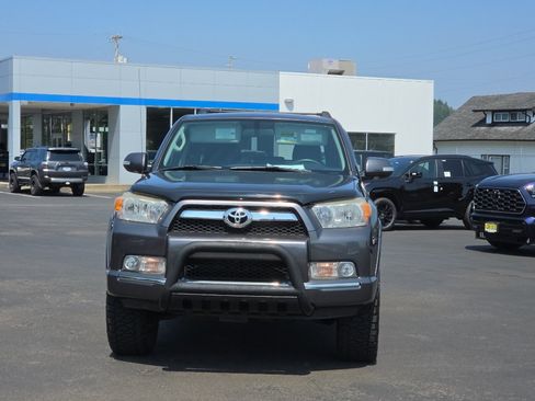 Used 2013 Toyota 4Runner SR5 AWD/4WD image 3