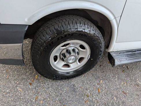 Used 2019 Chevrolet Express 3500 LT w/ LT Preferred Equipment Group image 32