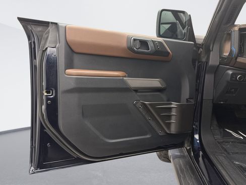 Used 2021 Ford Bronco Outer Banks image 9