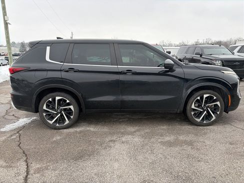 Used 2022 Mitsubishi Outlander SE image 4