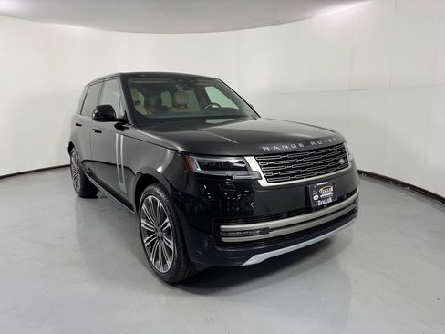 Used 2024 Land Rover Range Rover SE AWD/4WD image 4