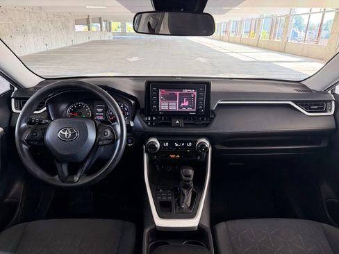 Used 2020 Toyota RAV4 XLE AWD/4WD image 24