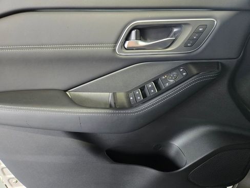 New 2026 Nissan Rogue Platinum image 11