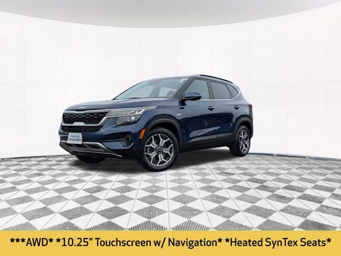 Used 2023 Kia Seltos EX image 2