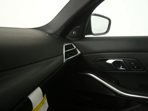 Used 2026 BMW 330i Sedan w/ M Sport Package RWD image 24