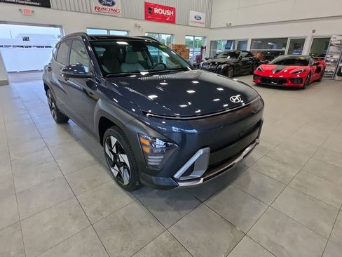 Used 2024 Hyundai Kona Limited AWD/4WD image 4