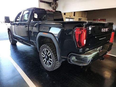Used 2022 GMC Sierra 2500 AT4 w/ AT4 Premium Plus Package AWD/4WD image 2